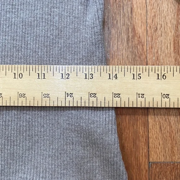 AGB Dress Size Large NWT  Heather Taupe Color 2 accent pockets Sweater Tunic - Picture 10 of 14